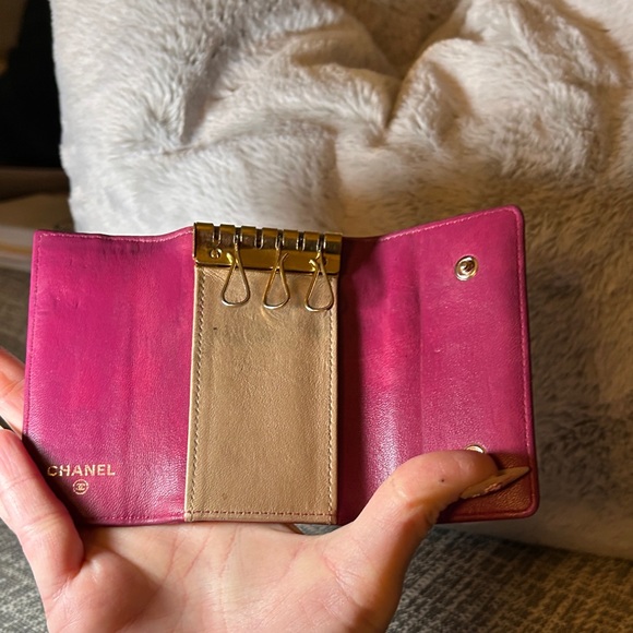 355. Chanel Leather Card Holder - Picture 8 of 13